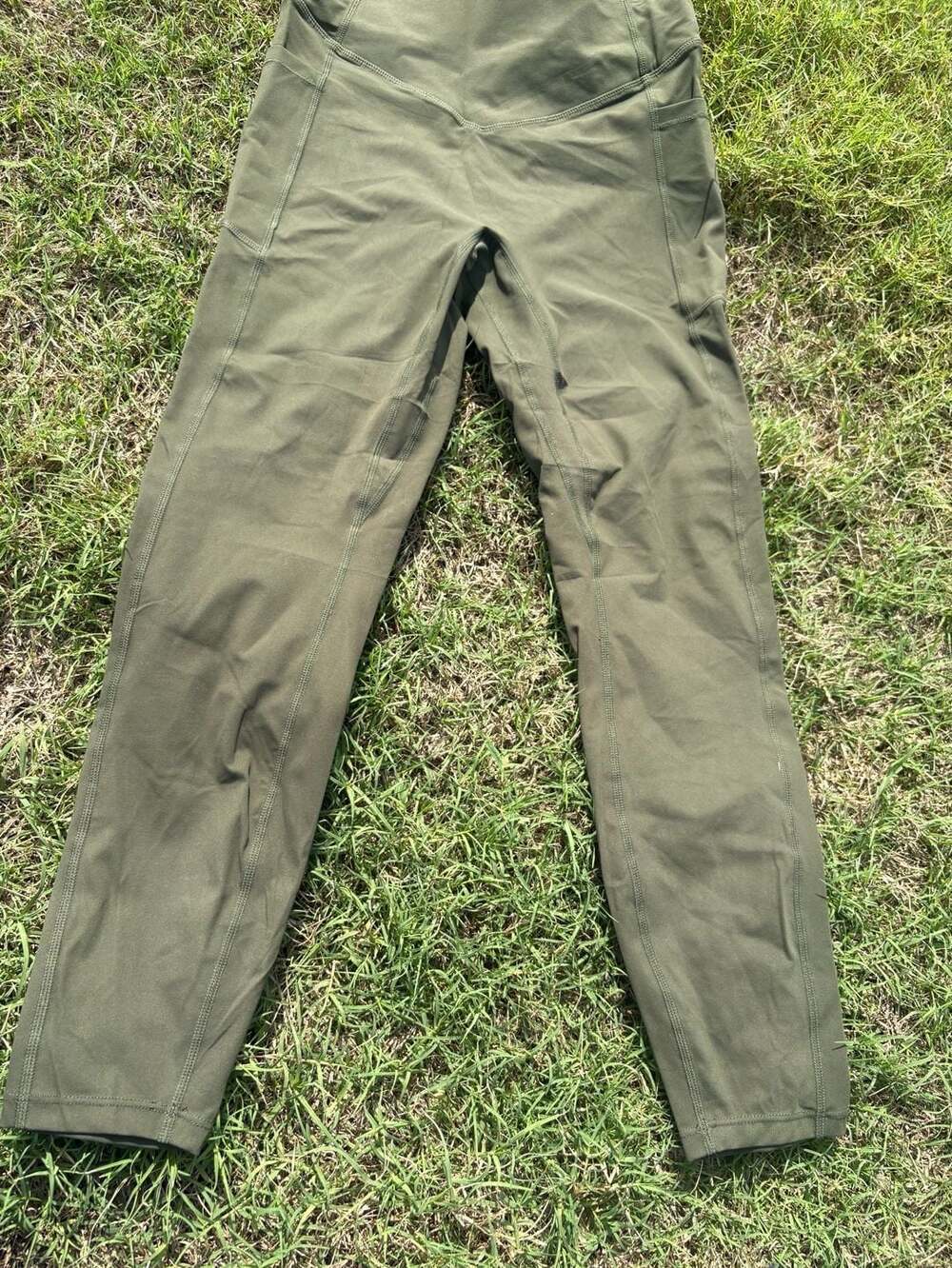 Halara UltraSculpt Leggings Size M Green Pocket